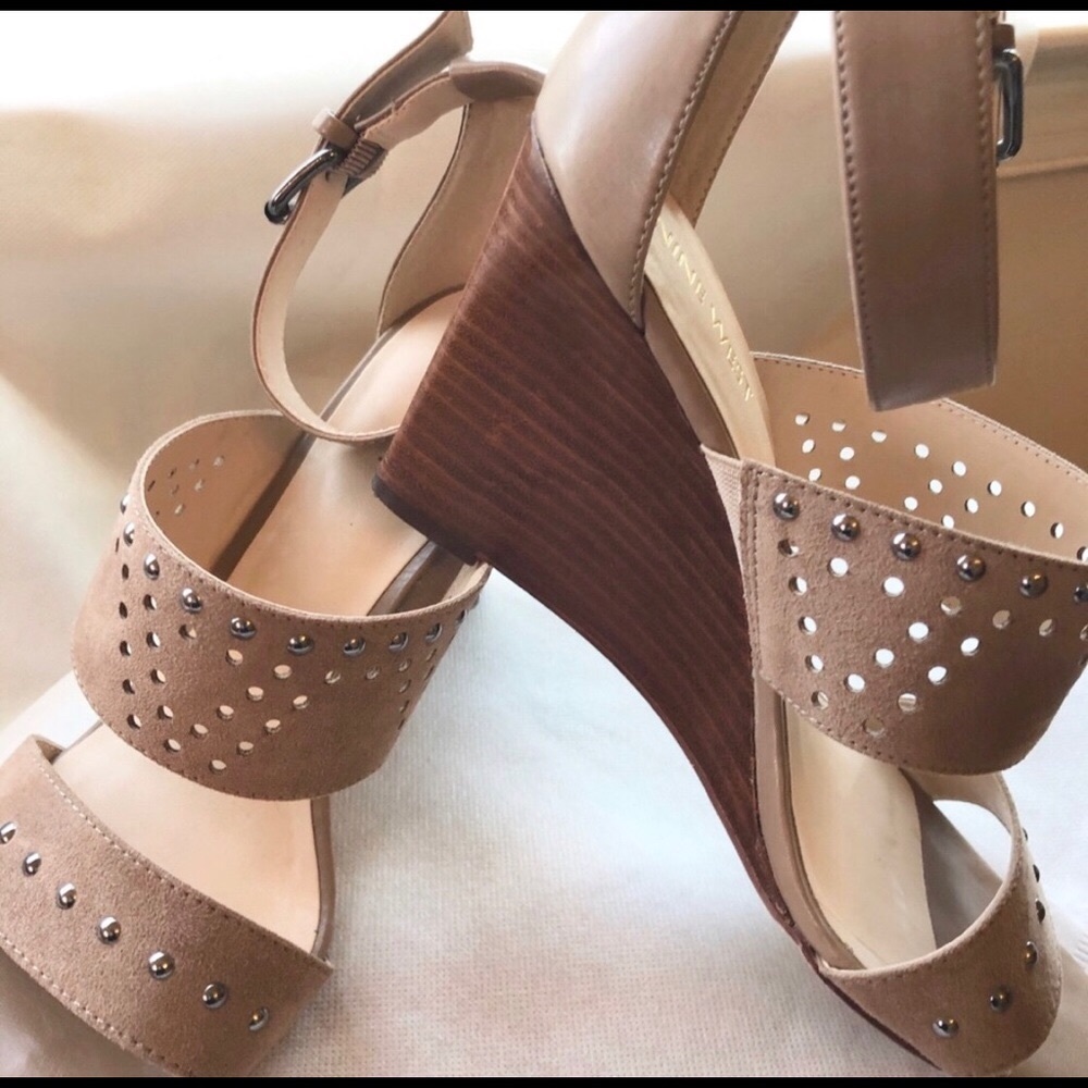 Nine West Wedge sandals EUC